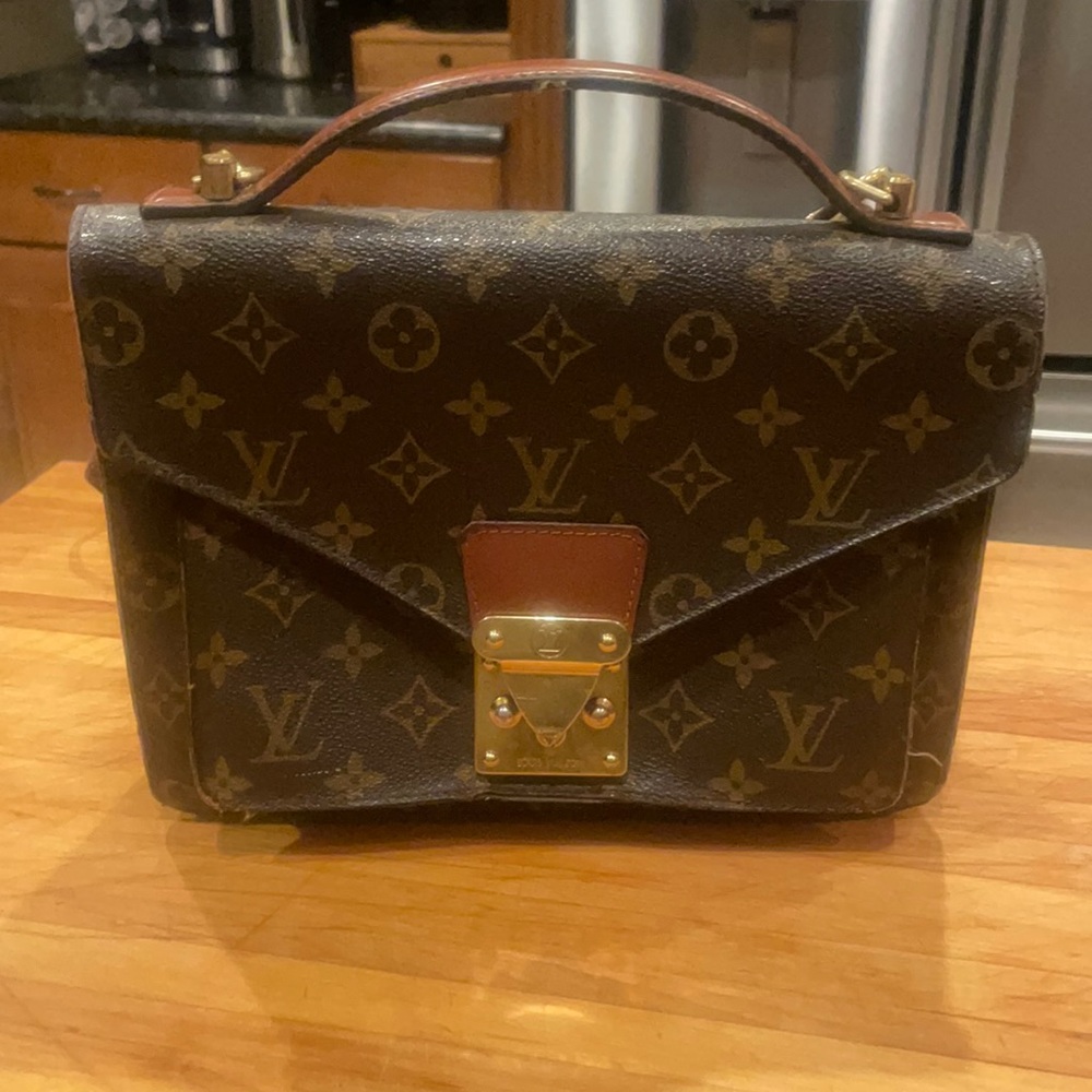 Louis Vuitton purse
